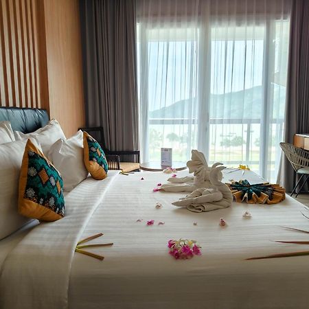 Raja Hotel Kuta Mandalika Resort & Convention エクステリア 写真