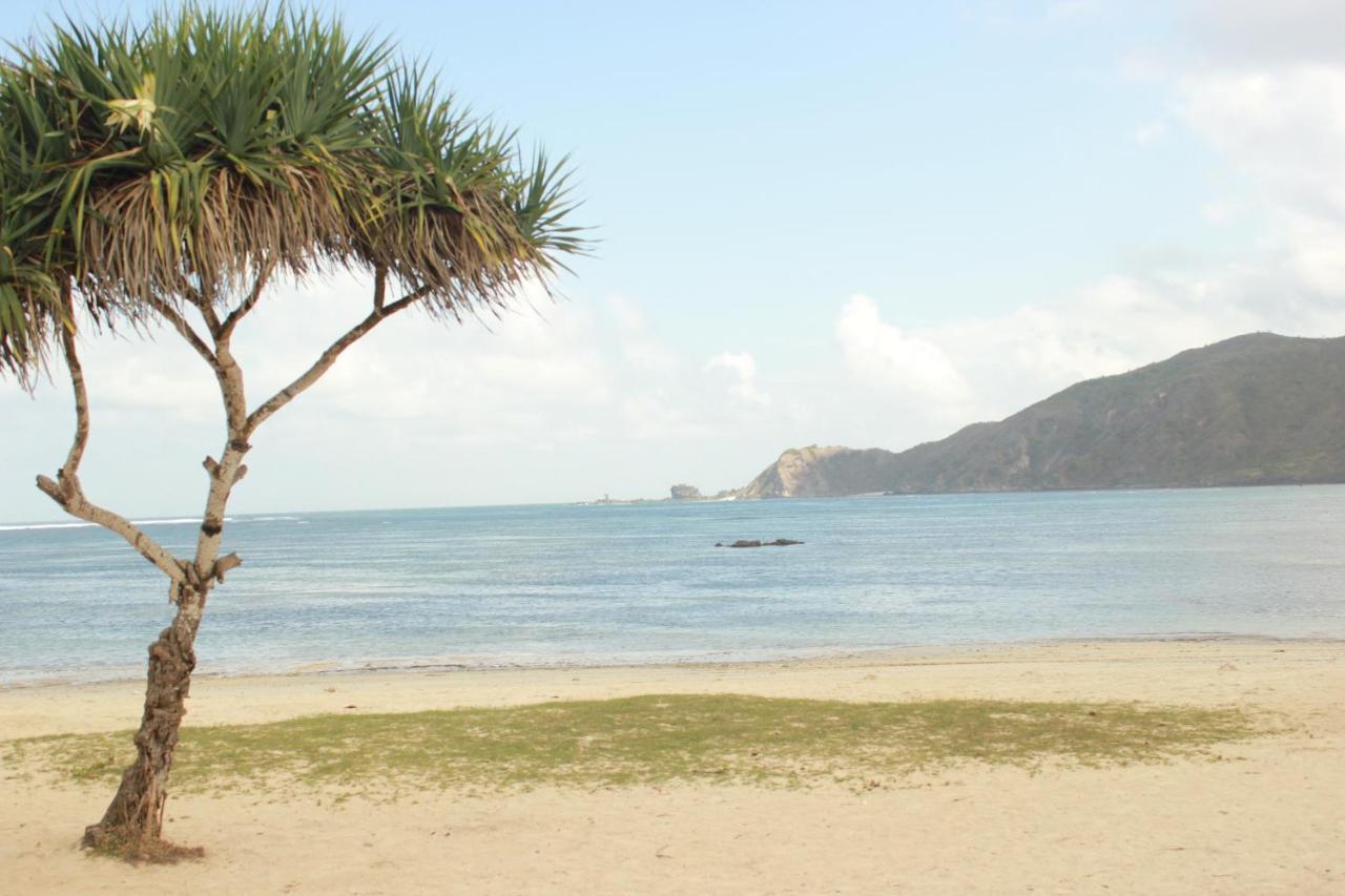 Raja Hotel Kuta Mandalika Resort & Convention エクステリア 写真