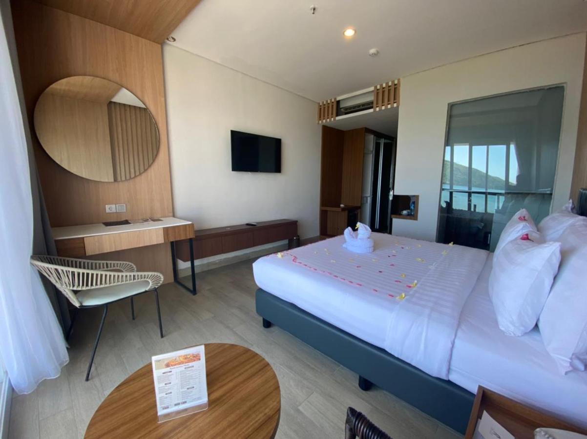 Raja Hotel Kuta Mandalika Resort & Convention エクステリア 写真