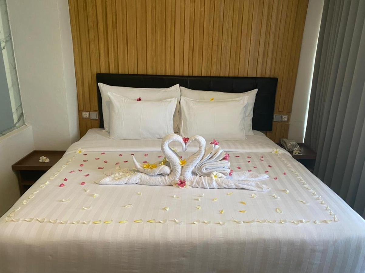 Raja Hotel Kuta Mandalika Resort & Convention エクステリア 写真
