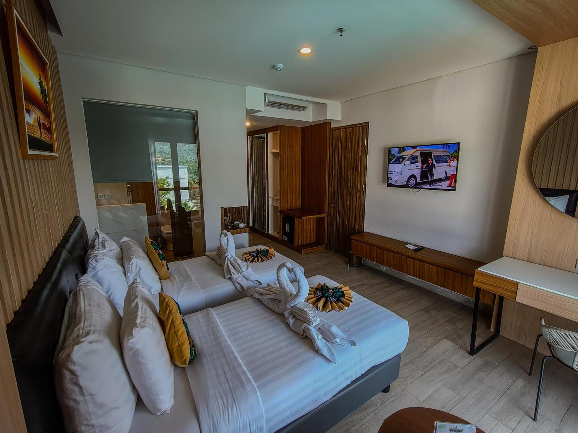 Raja Hotel Kuta Mandalika Resort & Convention エクステリア 写真