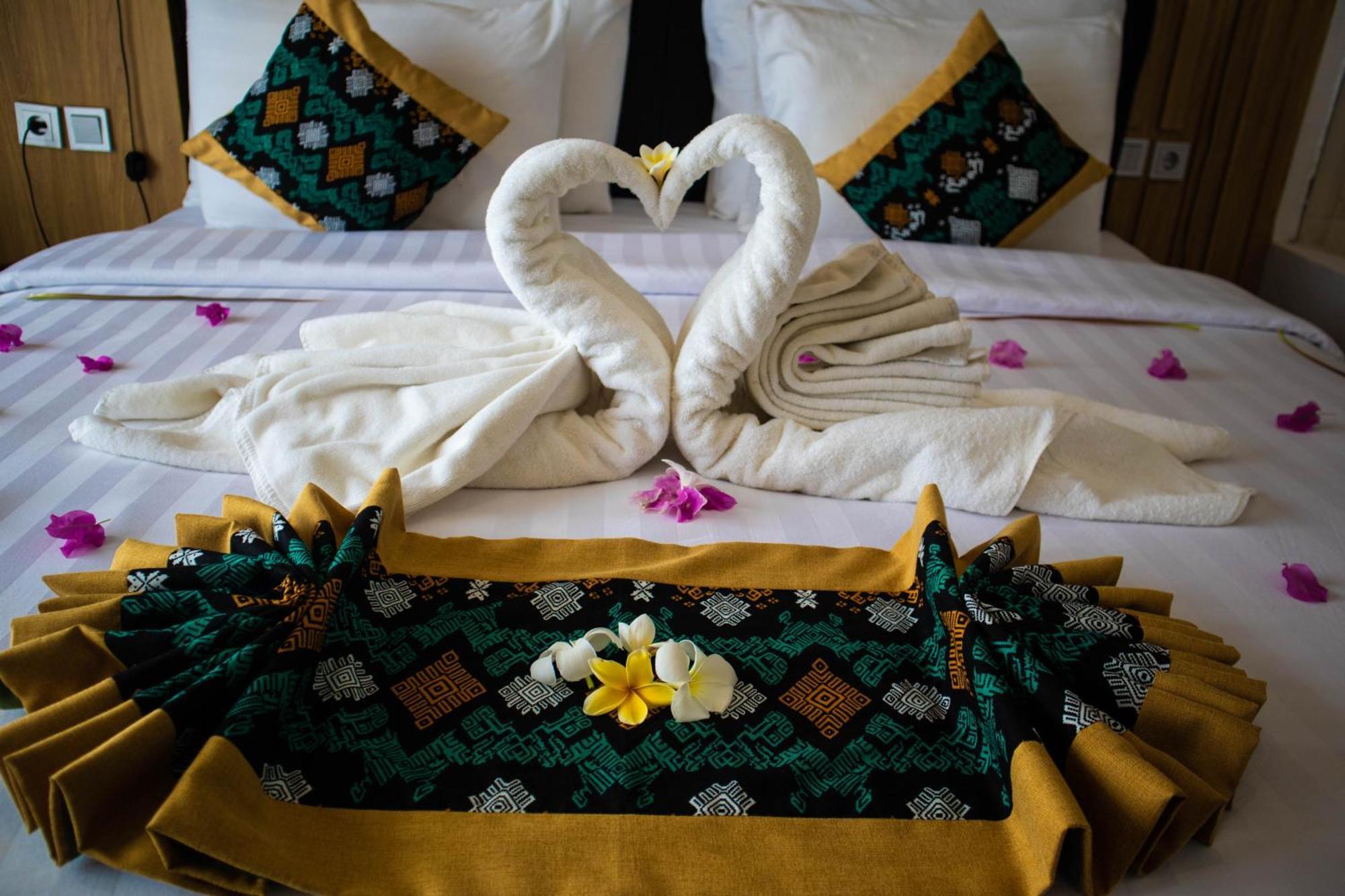 Raja Hotel Kuta Mandalika Resort & Convention エクステリア 写真