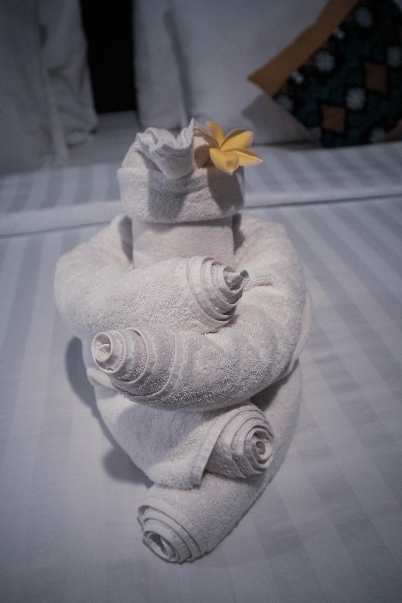 Raja Hotel Kuta Mandalika Resort & Convention エクステリア 写真