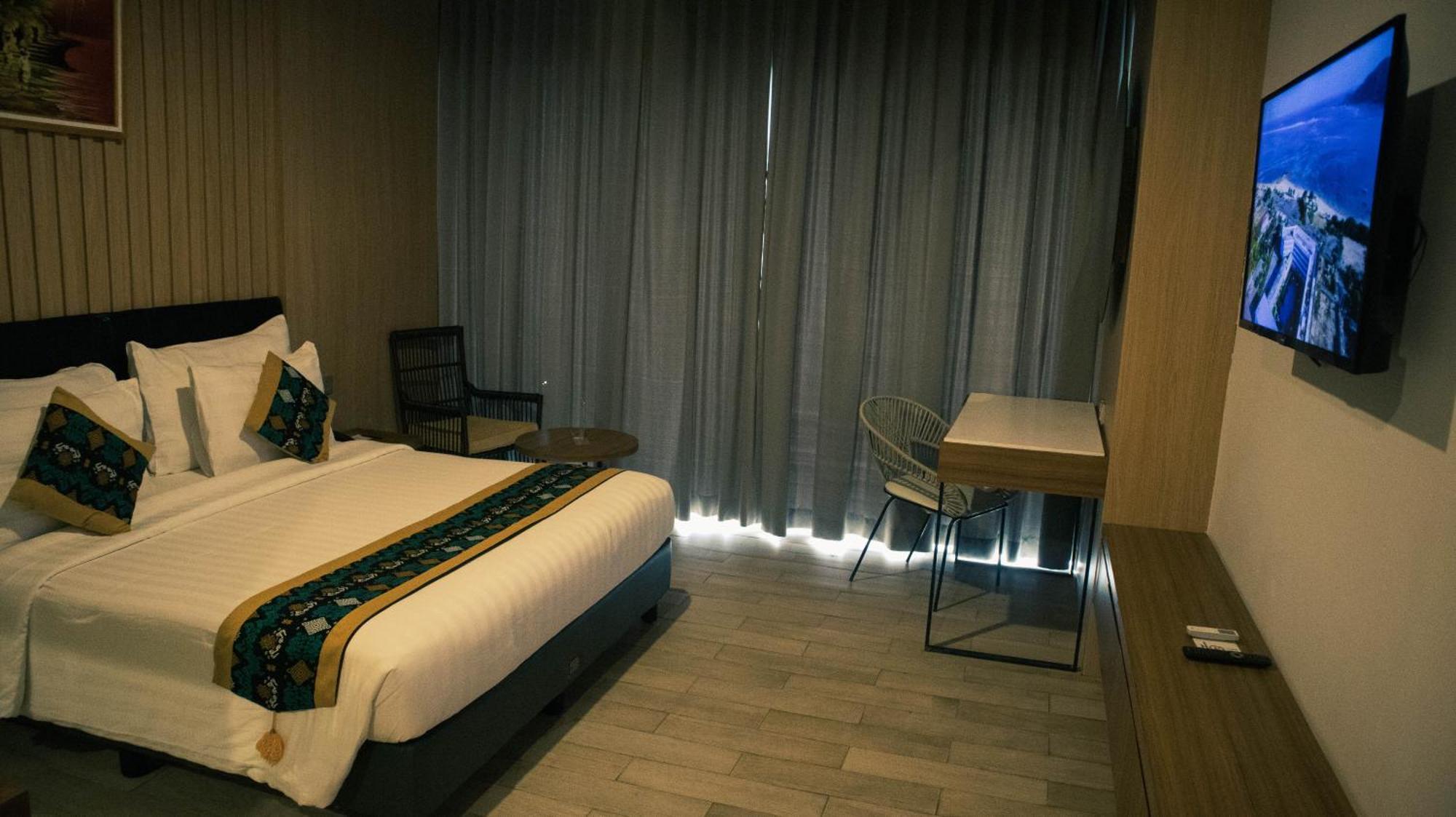 Raja Hotel Kuta Mandalika Resort & Convention エクステリア 写真