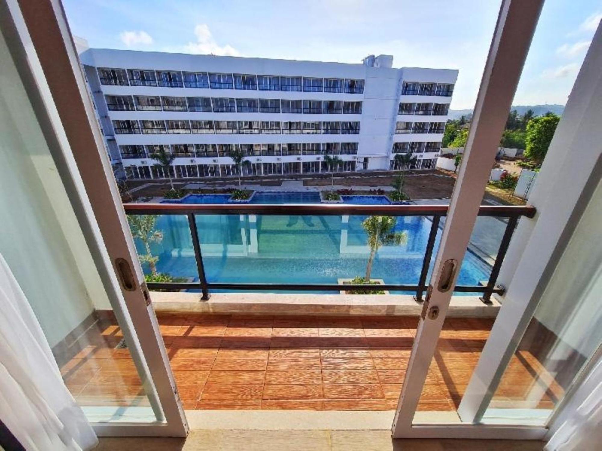 Raja Hotel Kuta Mandalika Resort & Convention エクステリア 写真