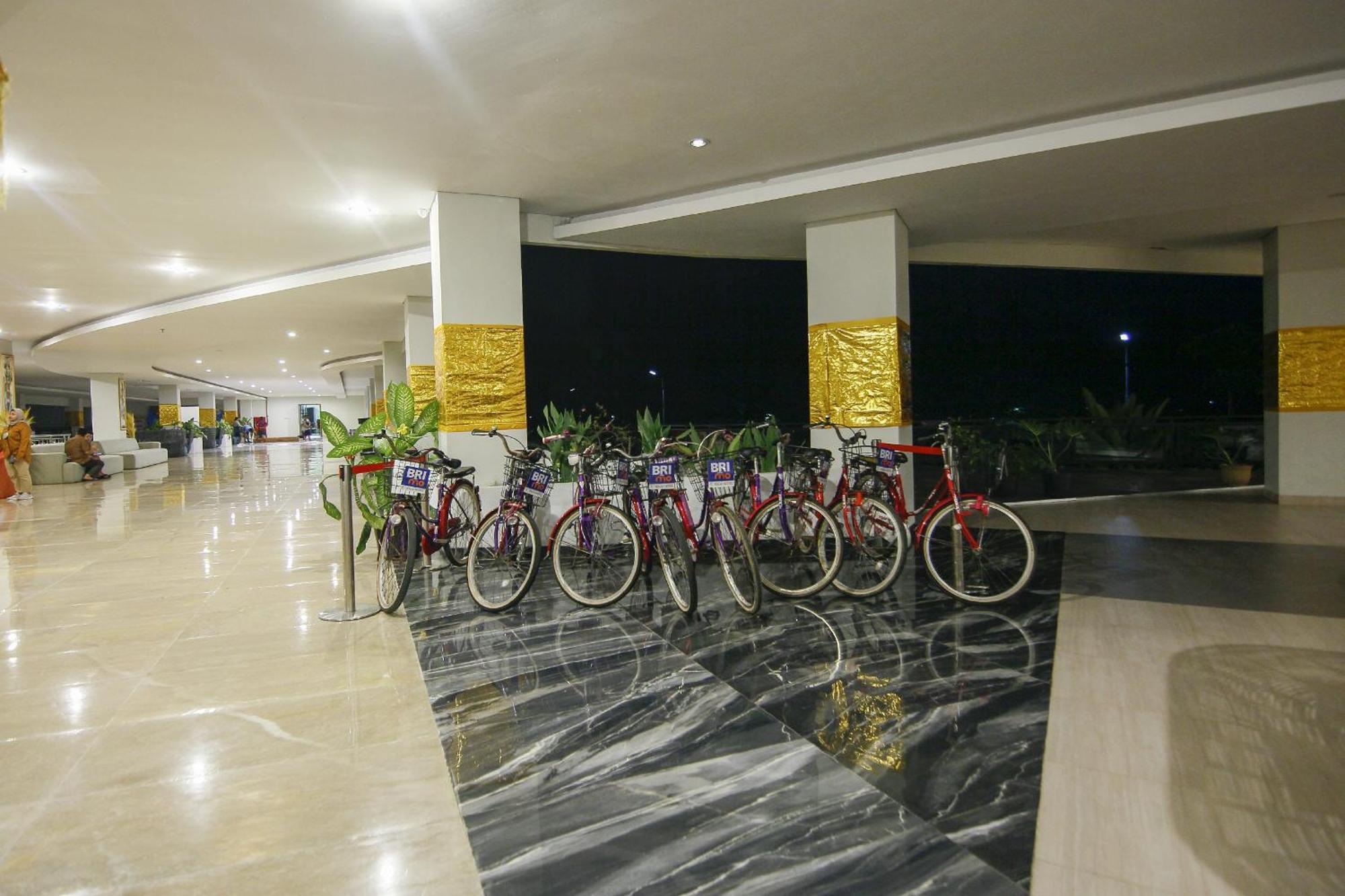 Raja Hotel Kuta Mandalika Resort & Convention エクステリア 写真